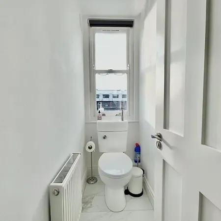 Amazing Spacious 2 Bed Apart London Exterior photo