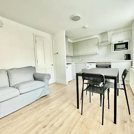 Amazing Spacious 2 Bed Apart London Exterior photo