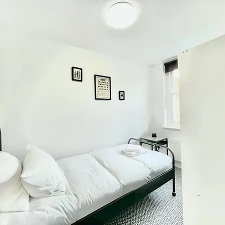 Amazing Spacious 2 Bed Apart London Exterior photo