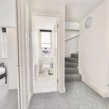 Amazing Spacious 2 Bed Apart London Exterior photo