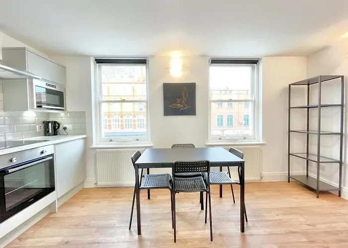 Amazing Spacious 2 Bed Apart