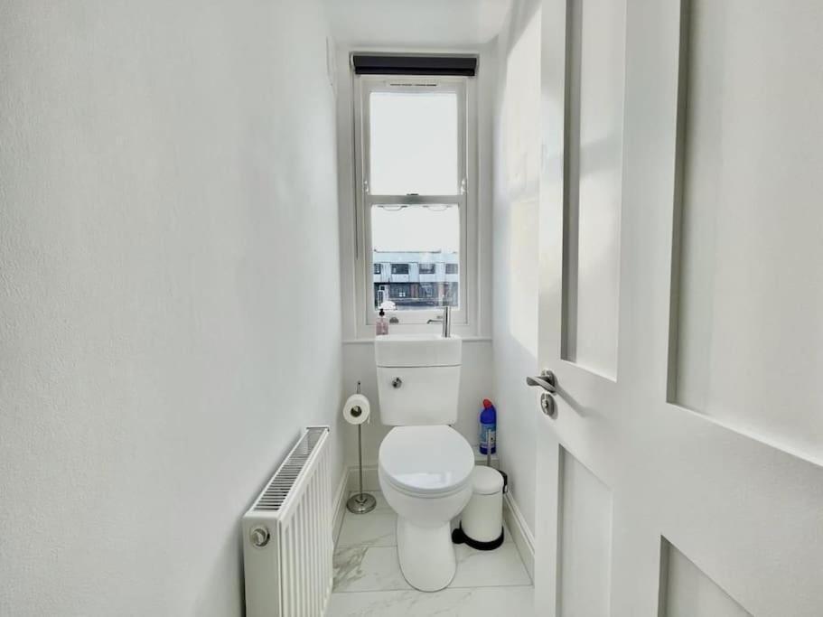 Amazing Spacious 2 Bed Apartment London